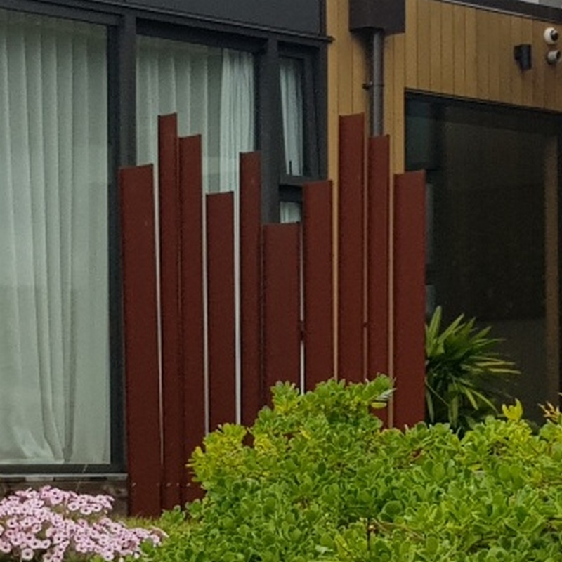 different height and width corten fence palings