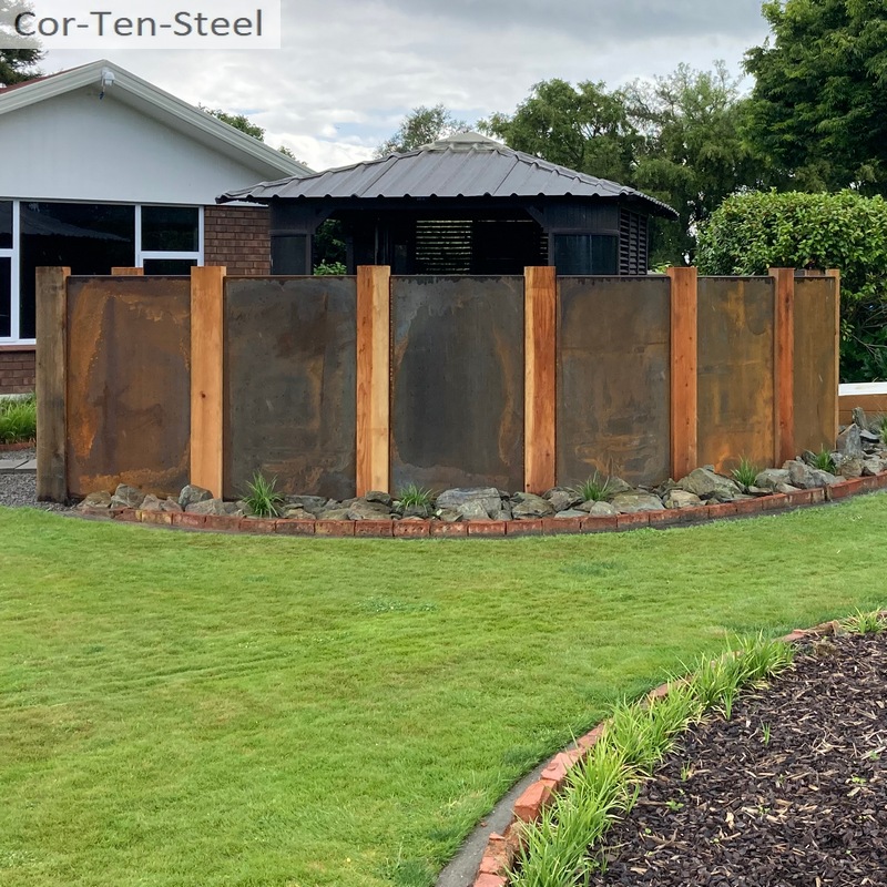 corten fence panels 1500mm tall x 900mm wide with oak posts