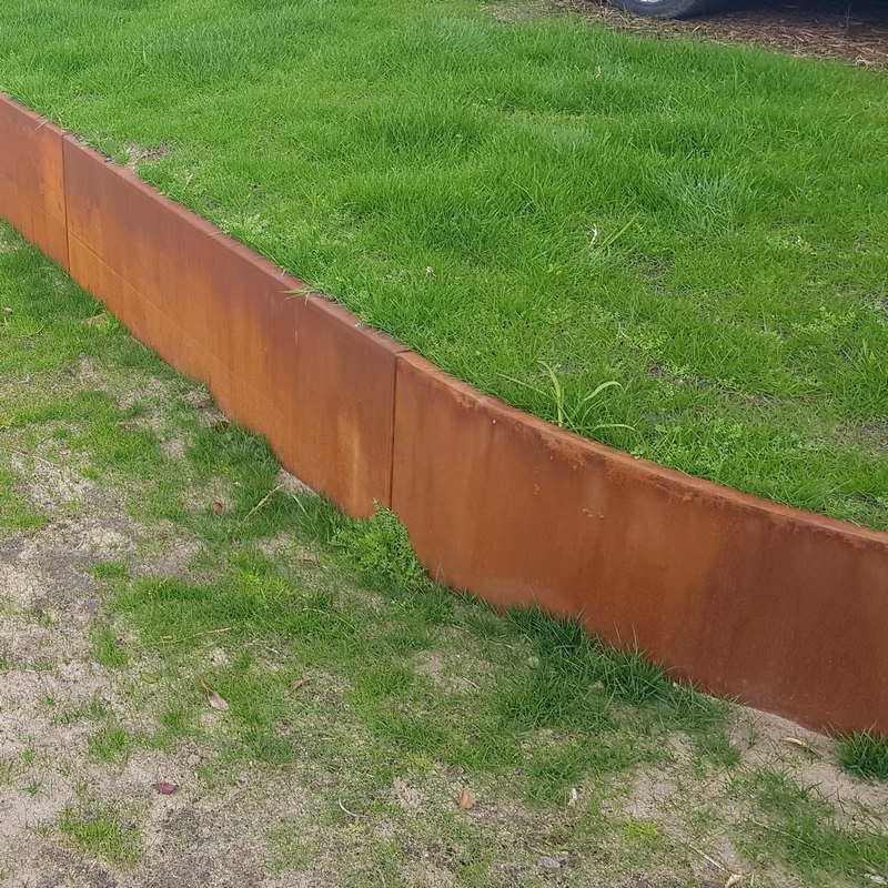 450mm tall retaining wall curved