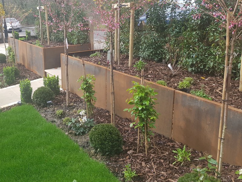 corten retaining wall 750mm tall in north London